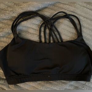 GapFit Power Medium Impact Strappy Sports Bra